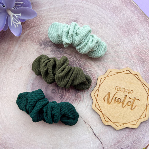 'The Greens' Scrunchie Clip Set