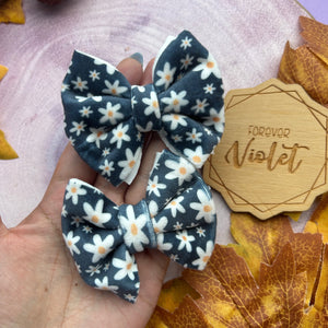 Midnight Daisy Piggie Set